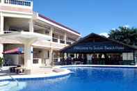 Swimming Pool Suzuki Beach Hotel