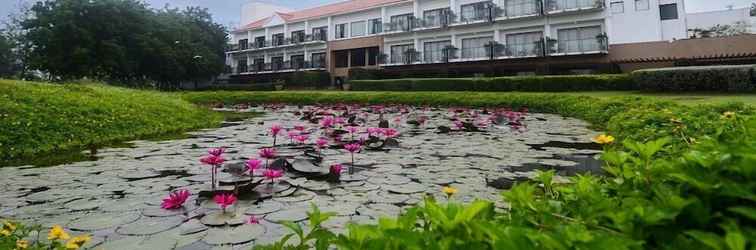 Exterior Kensville Golf and Country Club