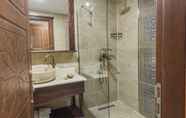 In-room Bathroom 2 Kaya Ninova Hotel