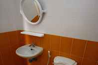 Toilet Kamar Sweethome Resort