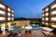 Kolam Renang Sancrest Residence Deltamas