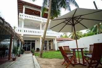 Exterior 4 Tharanga Surfing Villa