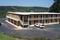 Bangunan Budget Inn Ellijay