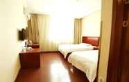 ห้องนอน 3 GreenTree Inn Fuyang Taihe County South Xiyang Road Hotel