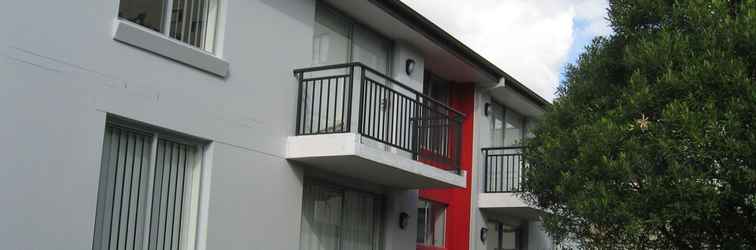 Bangunan Parkside Apartments