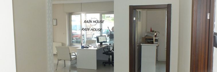 Lobby Rain House