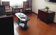 Ruang untuk Umum 5 GreenTree Inn Linhai Yintai City