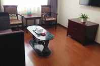 Common Space GreenTree Inn Linhai Yintai City