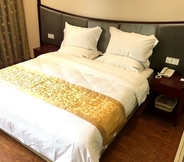 Kamar Tidur 3 GreenTree Inn Shanghai Chunshen Road Subway Station Express Hotel