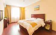 Bedroom 5 GreenTree Inn New District Hospital of People s Hospital MingLiu Express Hotel