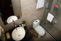 Toilet Kamar GreenTree Inn Shanghai Pudong Airport Heqing Huanqing Middle Road Express Hotel