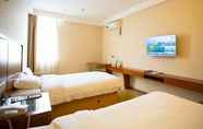 Bedroom 4 GreenTree Inn Shanghai Caohejing Songjiang Jiuxin Road Business Hotel