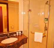 In-room Bathroom 4 GreenTree Inn Shanghai Jiading Anting Motor City Express Hotel