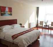 Bedroom 7 GreenTree Inn WeiHai RongCheng Bus Station BORDER TRADE CITY Express Hotel