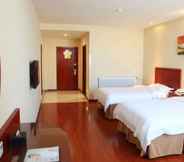 Bedroom 3 GreenTree Inn WeiHai RongCheng Bus Station BORDER TRADE CITY Express Hotel