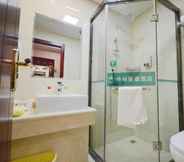 In-room Bathroom 7 GreenTree Inn LaiBin DaQiao Road YeJin Road Express Hotel