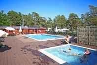 Swimming Pool Ljugarns Semesterby & Camping