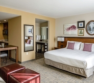 ห้องนอน 2 Hotel Madison & Shenandoah Conference Ctr