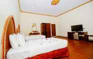 Kamar Tidur 6 Royal Emerald River View Resort