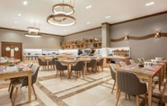 Restaurant 7 Ramada by Wyndham Istanbul Alibeykoy