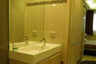 In-room Bathroom Laguna Beach 1 720 By Axiom Group