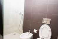 Toilet Kamar Bessa Luxury Flat by Amber Star Rent