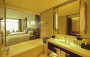 In-room Bathroom 2 Jinling Yew Resort Wuxi