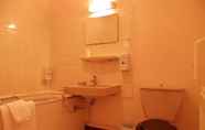 In-room Bathroom 7 Le Lyon Vert