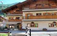 Exterior 2 Alpen Hotel Rabbi