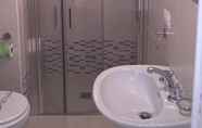 In-room Bathroom 3 Dimora Chiarella - Short Lets