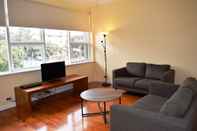 Ruang Umum Glenelg Holiday Apartments-Ellis