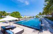 สระว่ายน้ำ 2 Ocean Luxury Villas Danang