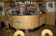 Bar, Cafe and Lounge 6 Albergo Pozzole