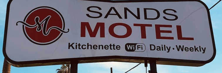 Exterior Sands Motel