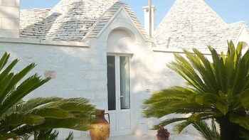 Exterior 4 Trulli e Cummerse