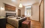 Bedroom 5 Grand Parliment Duplex by Homing