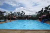 Swimming Pool Pialo Resort