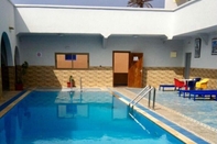 Swimming Pool Sandycamps - Hostel