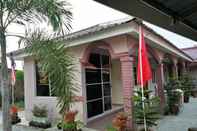 Luar Bangunan Kampung Guest House