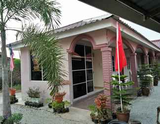 Exterior 2 Kampung Guest House