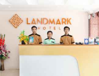 Lobi 2 Landmark Hotel