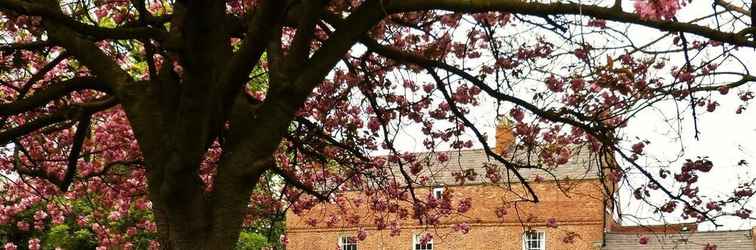 Exterior Little Mollington Hall