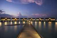 Swimming Pool Reethi Beach Resort