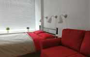 Kamar Tidur 4 Central and Modern with a Garden