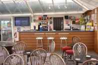 Bar, Cafe and Lounge Holidays at Atlantic Bays Holiday Park