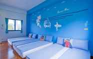 Bilik Tidur 5 Blue and White Holiday B&B