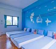 Bilik Tidur 5 Blue and White Holiday B&B