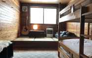 Bedroom 2 Niseko Backcountry Lodge - Hostel
