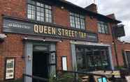 ภายนอกอาคาร 3 Queen Street Tap