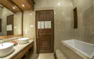 Toilet Kamar 2 Heritage Bagan Hotel